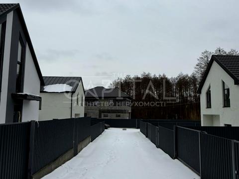 будинок за адресою Шкільний, 4