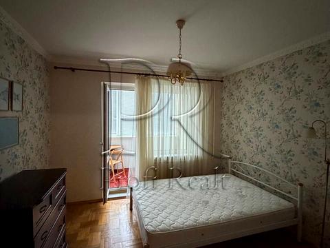 квартира по адресу Ревуцкого ул., 13