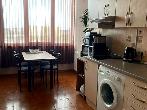 квартира за адресою Богатирська вул., 6-А