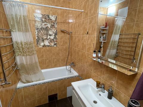 квартира за адресою Богатирська вул., 6-А