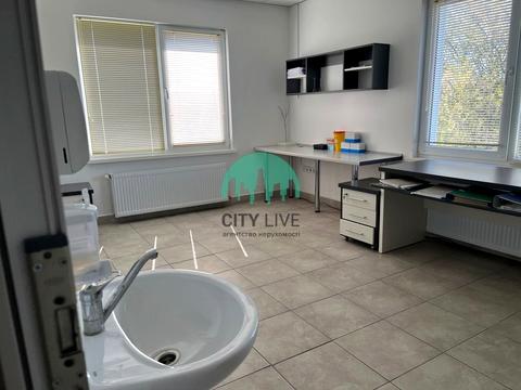 комерційна за адресою Шевченка вул., 35