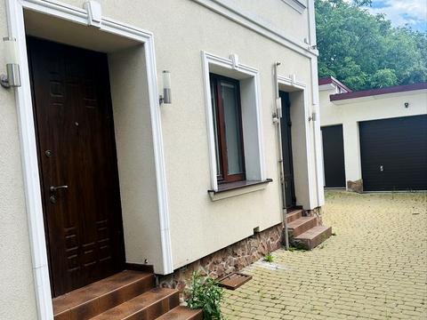 будинок за адресою Медової Печери вул. ()
