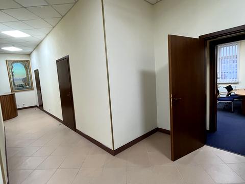 комерційна за адресою Хрещатик вул., 10-Б