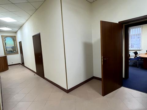 комерційна за адресою Хрещатик вул., 10-Б