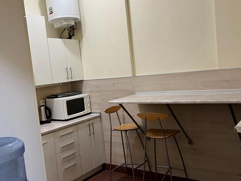 комерційна за адресою Хрещатик вул., 10-Б