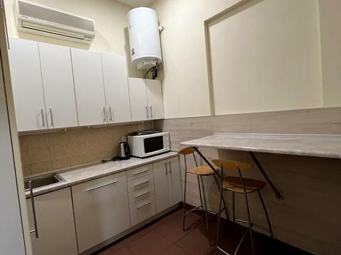 комерційна за адресою Хрещатик вул., 10-Б