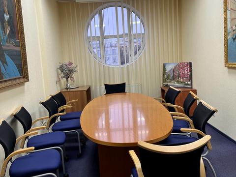 комерційна за адресою Хрещатик вул., 10-Б