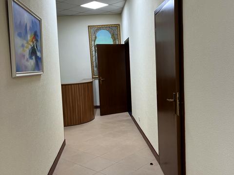 комерційна за адресою Хрещатик вул., 10-Б