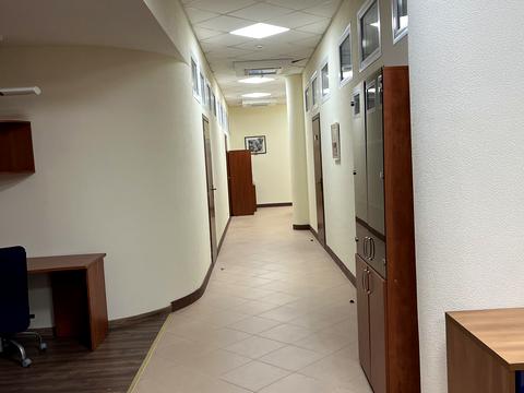 комерційна за адресою Хрещатик вул., 10-Б