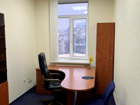 комерційна за адресою Хрещатик вул., 10-Б
