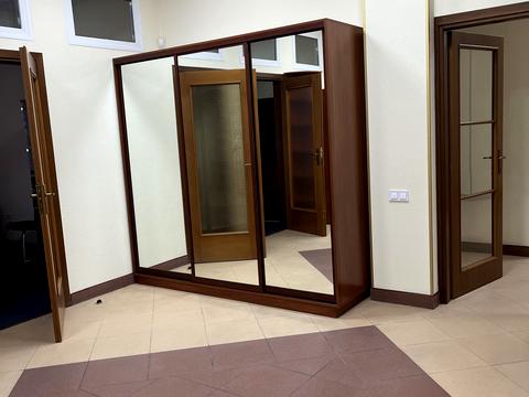комерційна за адресою Хрещатик вул., 10-Б