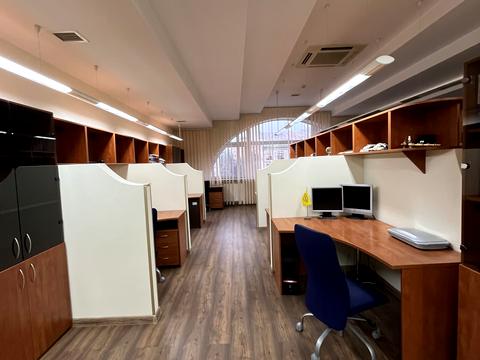 комерційна за адресою Хрещатик вул., 10-Б