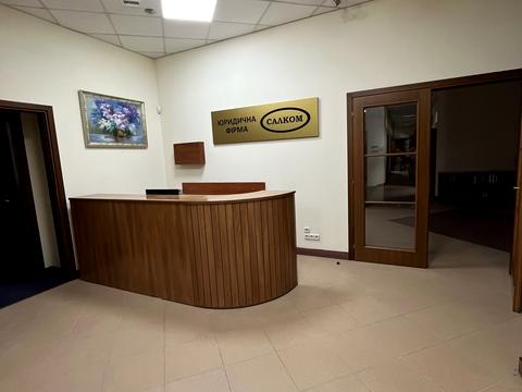 комерційна за адресою Хрещатик вул., 10-Б
