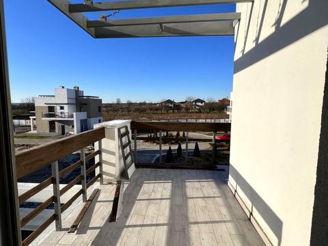 будинок за адресою Коновальця, 1