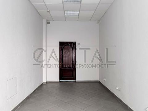 комерційна за адресою Турівська вул., 29