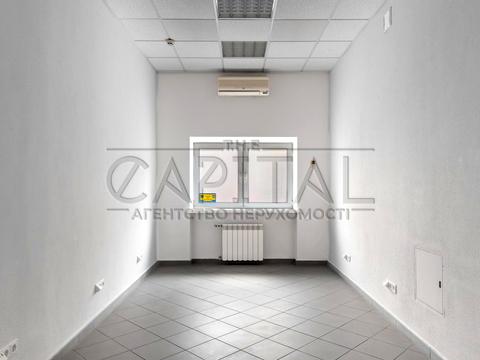 комерційна за адресою Турівська вул., 29