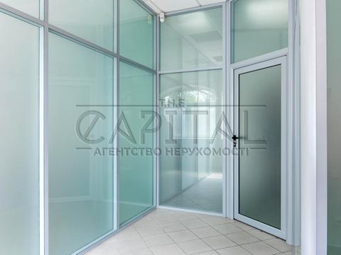 комерційна за адресою Турівська вул., 29