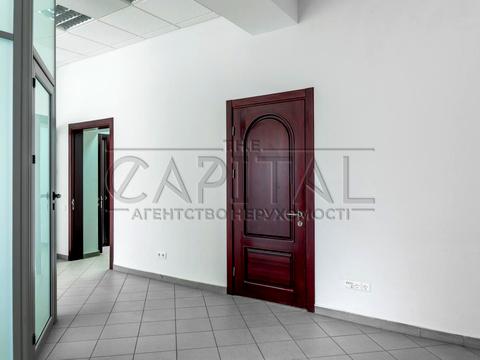 комерційна за адресою Турівська вул., 29