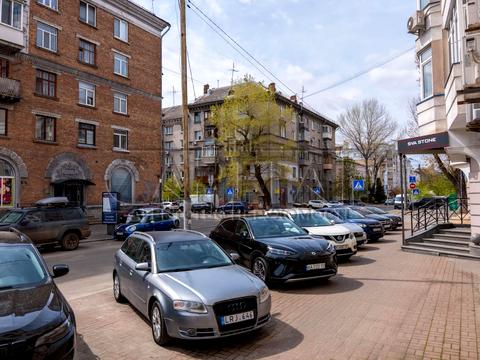 комерційна за адресою Турівська вул., 29