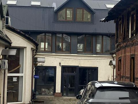 комерційна за адресою Богдана Хмельницького вул., 119