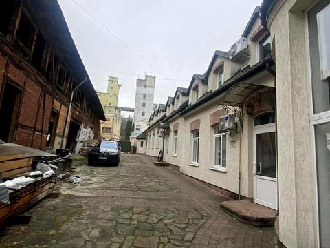 комерційна за адресою Богдана Хмельницького вул., 119