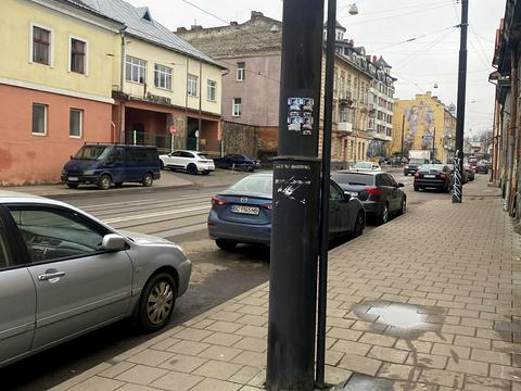 комерційна за адресою Богдана Хмельницького вул., 119