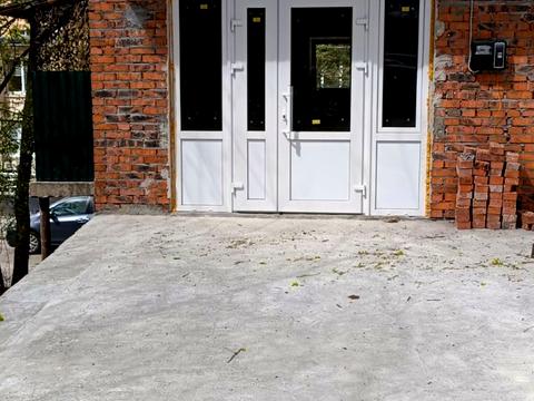 паркомісце за адресою Олега Ольжича вул. (Разіна), 16