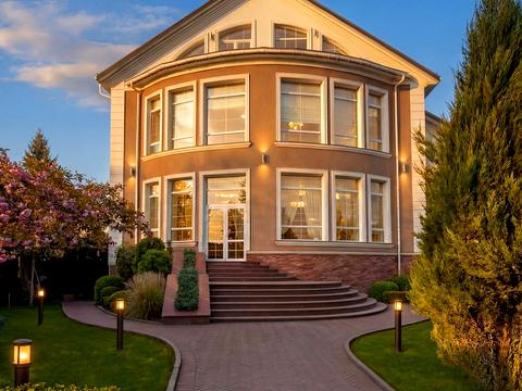 будинок за адресою центральна, 2