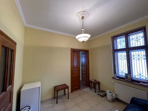 комерційна за адресою Клепарівська вул., 21