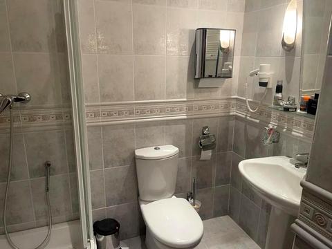 комерційна за адресою Клепарівська вул., 21