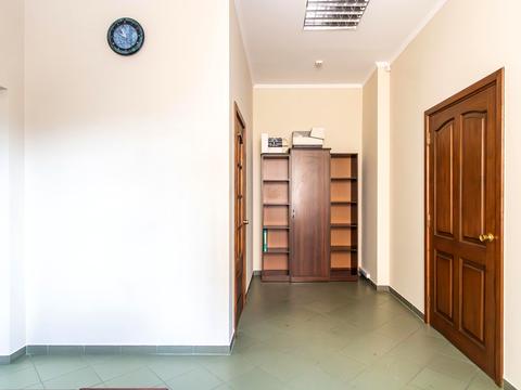 коммерческая по адресу Леся Курбаса ул., 9