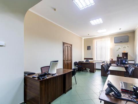 коммерческая по адресу Леся Курбаса ул., 9