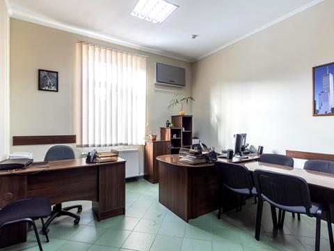 коммерческая по адресу Леся Курбаса ул., 9