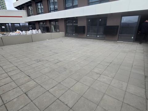 комерційна за адресою Дніпровська набережна вул., 15-Ж