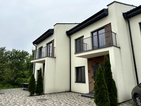 будинок за адресою Молодіжна