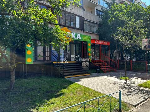 комерційна за адресою Драгоманова вул., 27
