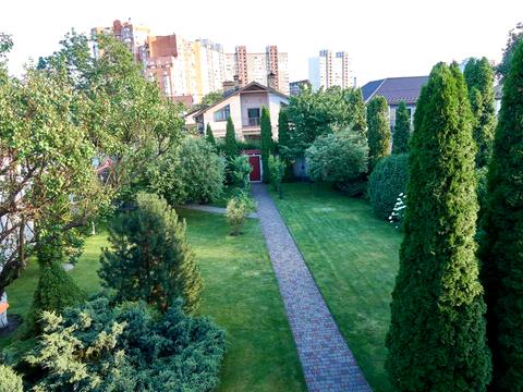 будинок за адресою Раїси Букіної вул.