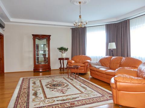 будинок за адресою Раїси Букіної вул.