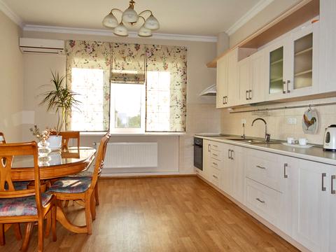 будинок за адресою Раїси Букіної вул.