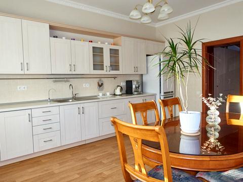 будинок за адресою Раїси Букіної вул.