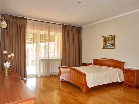 будинок за адресою Раїси Букіної вул.