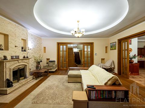 будинок за адресою Дачна, 8