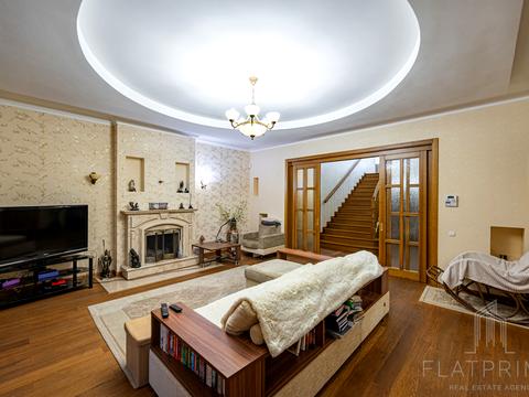 будинок за адресою Дачна, 8