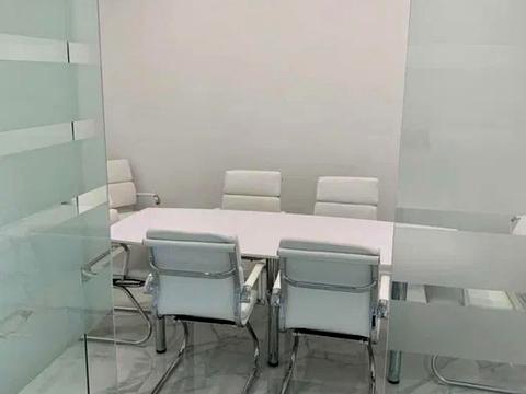 1863715621046779