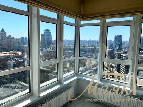комерційна за адресою Кловський узвіз, 7a