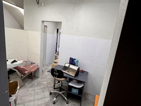 комерційна за адресою Червоної Калини просп., 35в