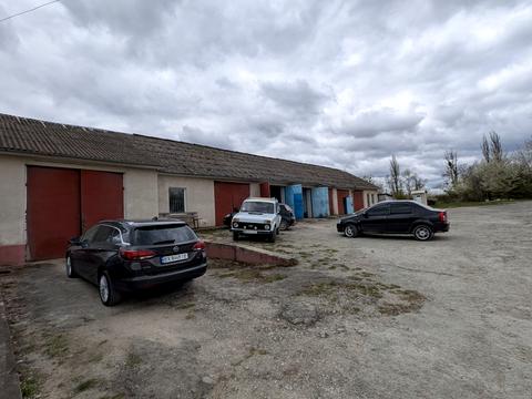 коммерческая по адресу Захисників України, 1В
