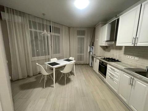 квартира за адресою Юнацька вул., 4