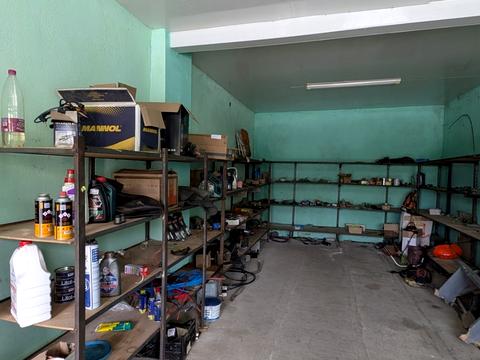 комерційна за адресою Захисників України, 1В