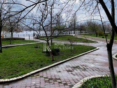 комерційна за адресою Володимира Івасюка просп. (Героїв Сталінграду), 201